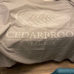 1040) [Sweatshirt Blanket Grey 58X84” NWT Logo Cedarbrook Lodge